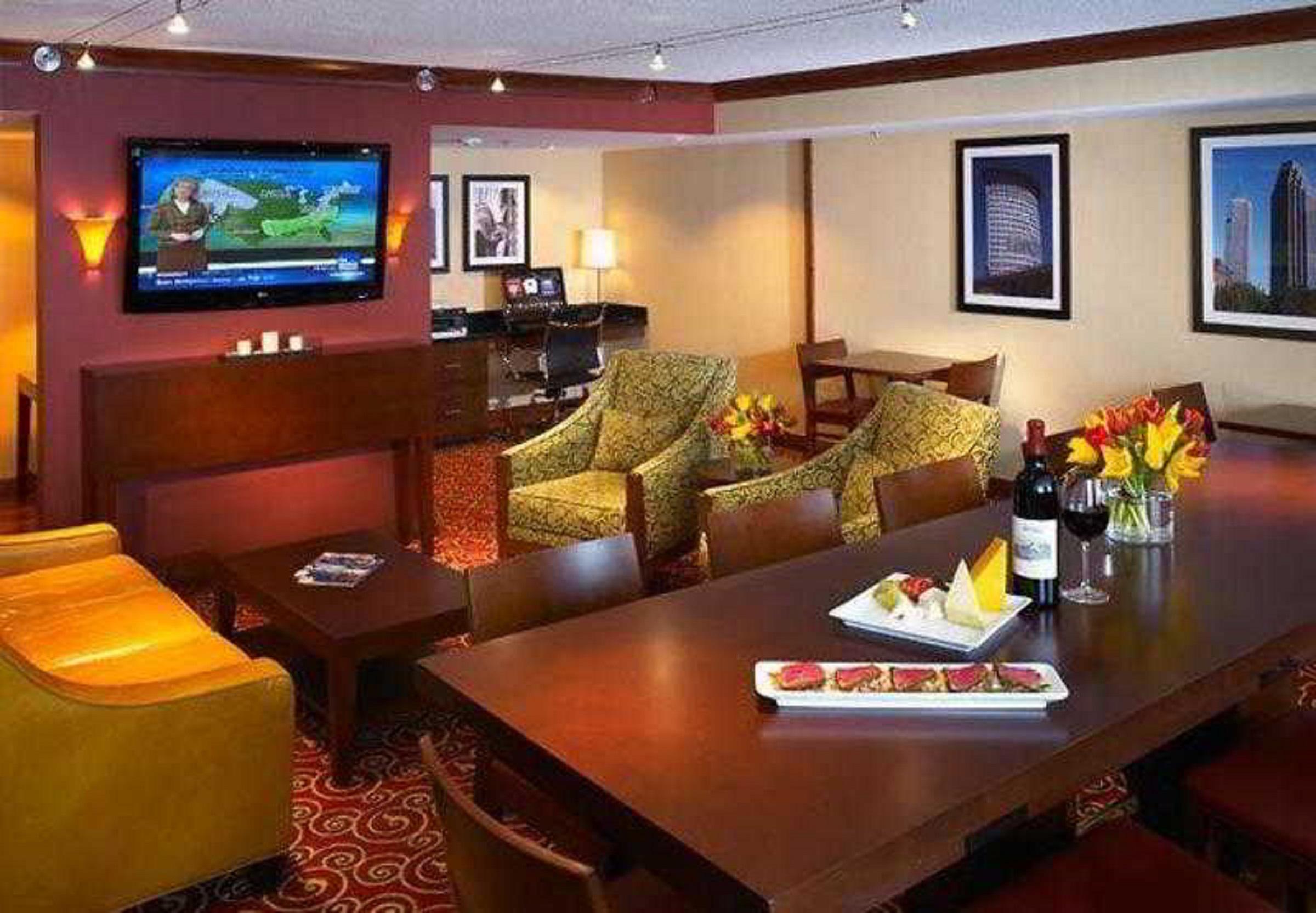Wyndham Cleveland Airport Hotel Dalaman gambar